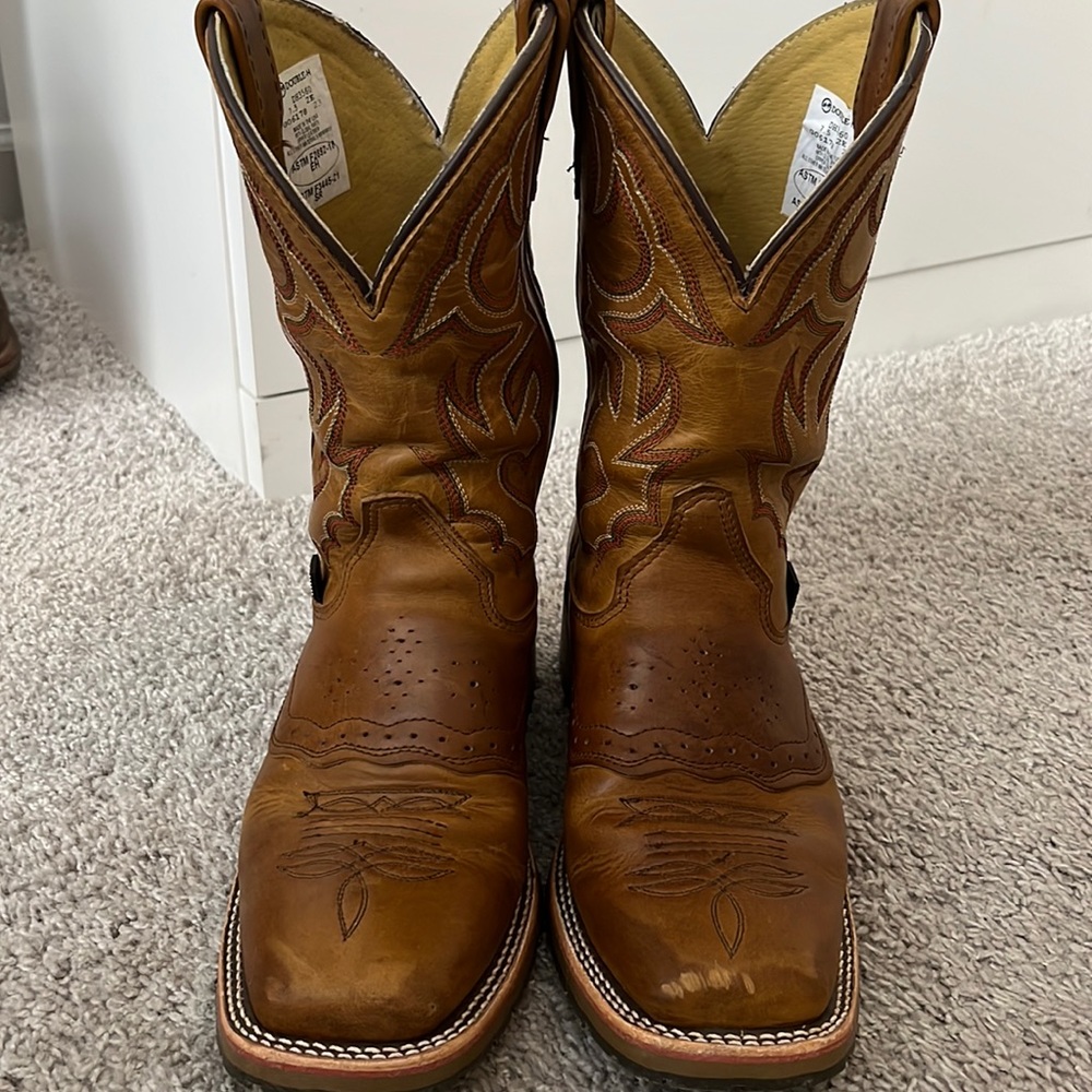 Double-H Jase, Wide Square Toe Roper Work Boot, Size 7.5 EE